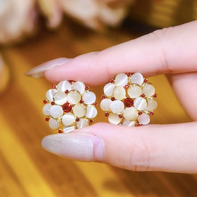 Cat's eye flower earrings