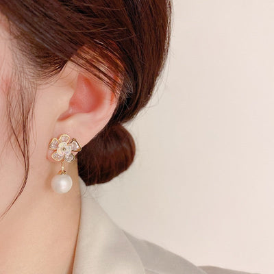 Flowers natural freshwater pearl earrings