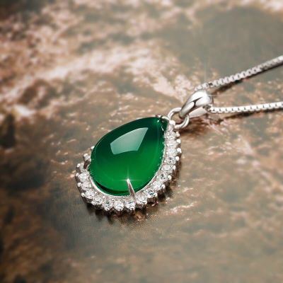 Water drop bloom necklace