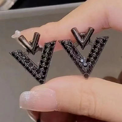 V-shaped natural bright stone earrings