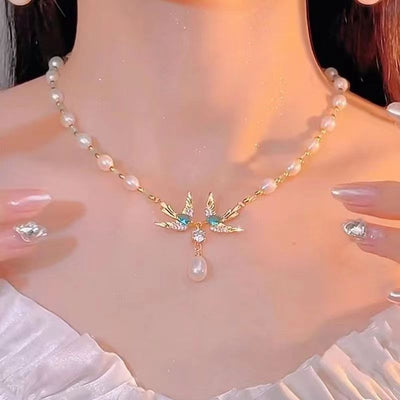 Magpie Natural Freshwater Pearl Necklace