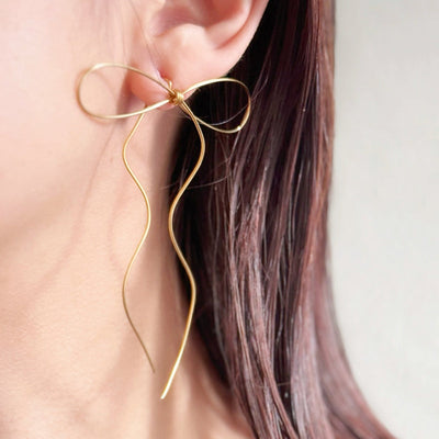 Line bow earrings