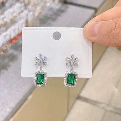 Elegant oval natural crystal earrings