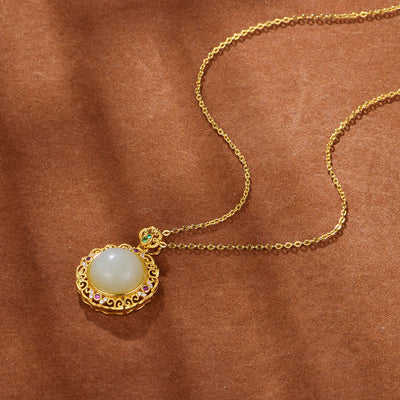 Lucky Lace Circle Natural Emerald Jade Stone Necklace