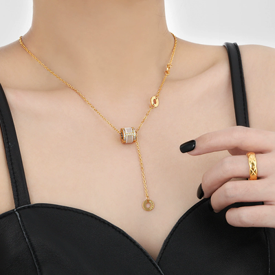 Slim waist diamond necklace
