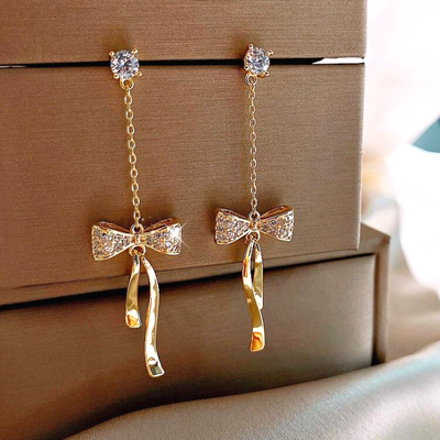 Crystal Bow Earrings Deegnt