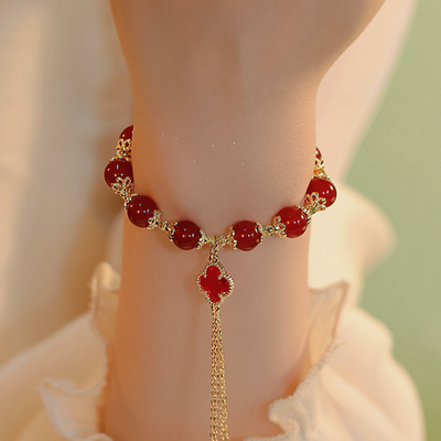 Four-leaf clover • Tassel Red agate bracelet