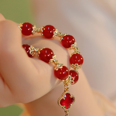 Four-leaf clover • Tassel Red agate bracelet