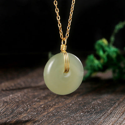 Lucky buckle ? Jade and Agate Necklace