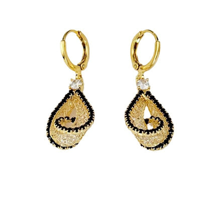 Net-wrapped water drop earrings