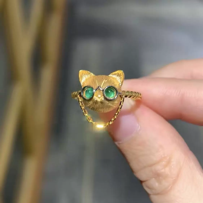 Cat ring with glasses
