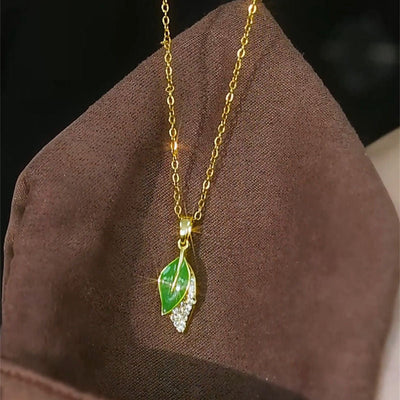 Green double leaf necklace