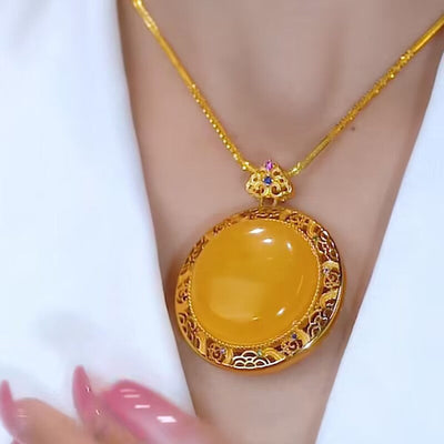 Round hollow edge natural agate necklace