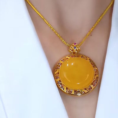 Round hollow edge natural agate necklace