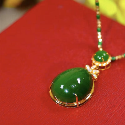 Egg shaped pendant natural agate necklace