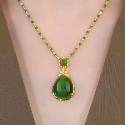 Egg shaped pendant natural agate necklace