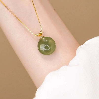 Small Reunion Natural Emerald Jade Stone Necklace