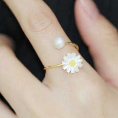 Daisy Natural Freshwater Pearl Shell Engraved Ring