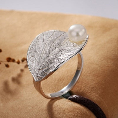 Dew leaf natural freshwater pearl ring