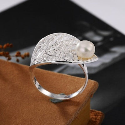Dew leaf natural freshwater pearl ring