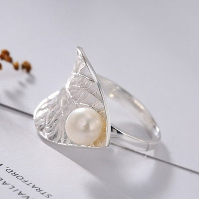 Dew leaf natural freshwater pearl ring