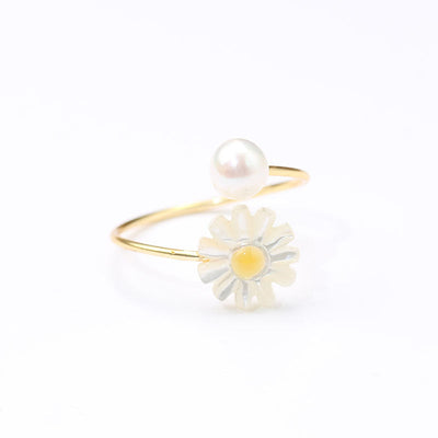 Daisy Natural Freshwater Pearl Shell Engraved Ring