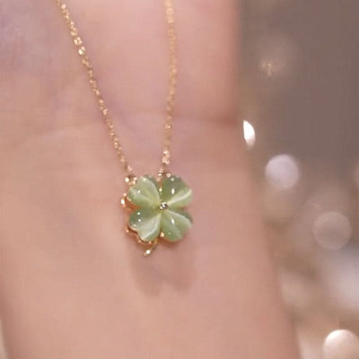 Four-leaf flower natural cat's eye necklace