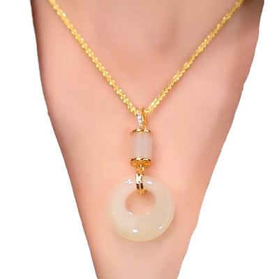 Three-petal flower Natural Emerald Jade Stone necklace