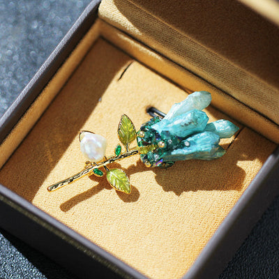 Flower natural crystal brooch