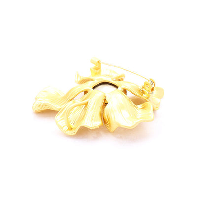 Floral natural crystal brooch
