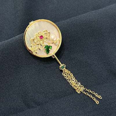 Uanfan natural shell brooch
