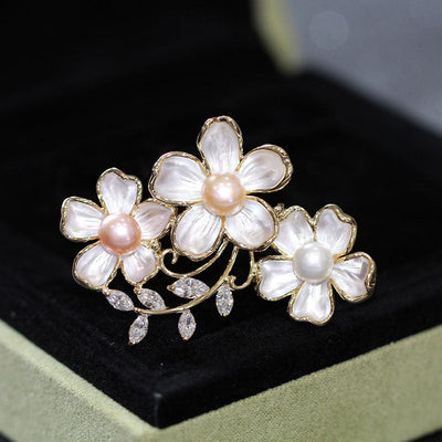 White lisianthus flower brooch
