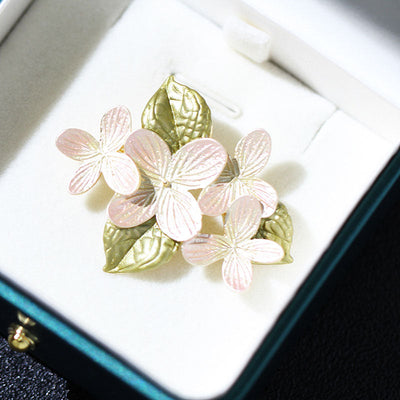 Gentle and elegant cherry blossom brooch