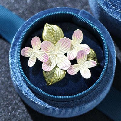 Gentle and elegant cherry blossom brooch