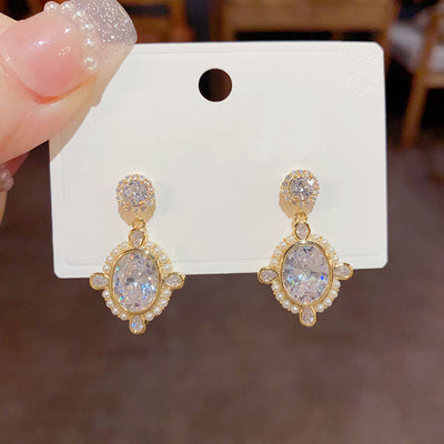 Elegant oval natural crystal earrings