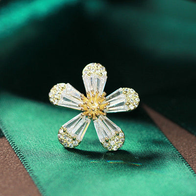 Simple Daisy Brooch