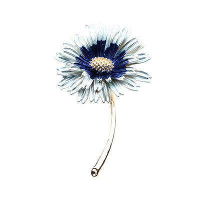 Multi-petal daisy brooch