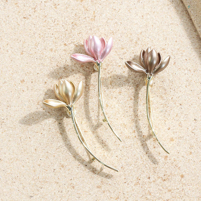 Lotus elegant plant brooch
