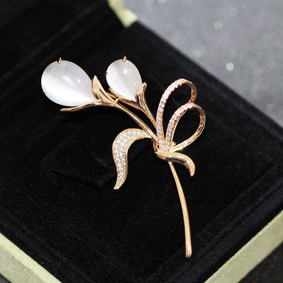 Bouquet natural opal brooch