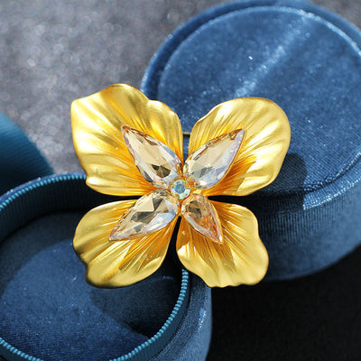 Retro four-petal flower natural crystal brooch