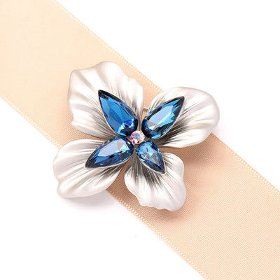 Retro four-petal flower natural crystal brooch