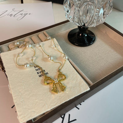 Hollow Bow Natural Freshwater Pearl Necklace