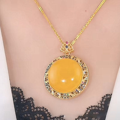 Round natural beeswax necklace