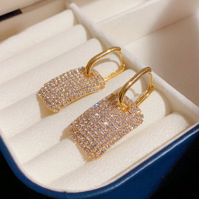 Geometric square ear buckles