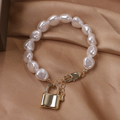 Special shaped pearl bracelet