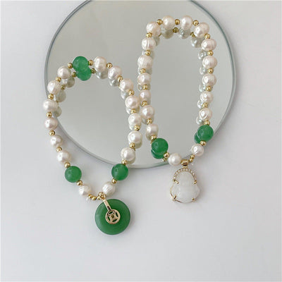 Lucky clasp ? Pearl jade bracelet