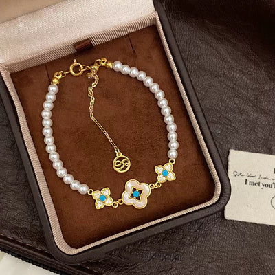 Clover Whisper • Pearl Bracelet