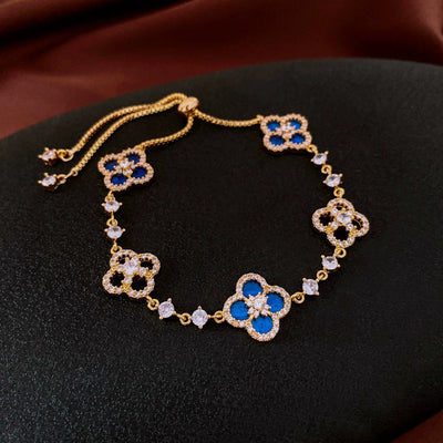 Four-leaf flower cluster • natural shell bracelet