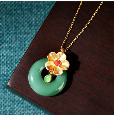 Natural emerald Jade stone five-petal flower necklace