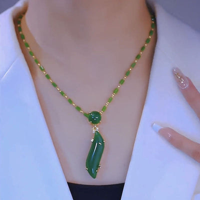 Temperament • Emerald jade stone necklace
